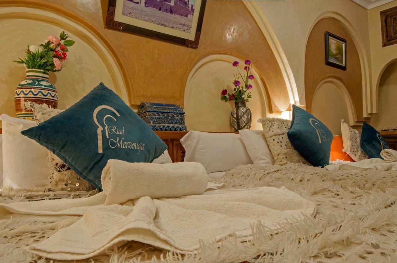 Riad Merzouga Marrakesh Exterior photo A room at the hotel