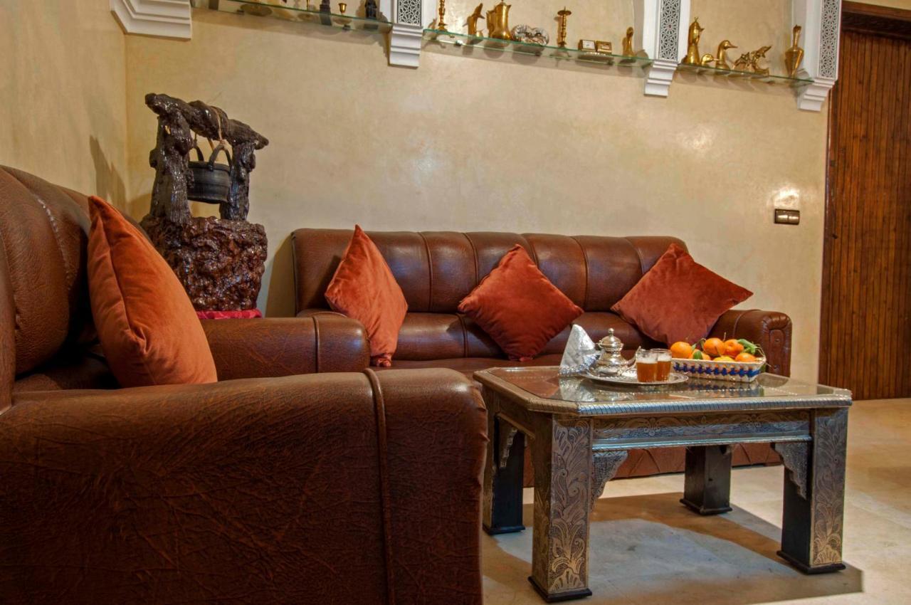 Riad Merzouga Marrakesh Exterior photo A living room in a hotel