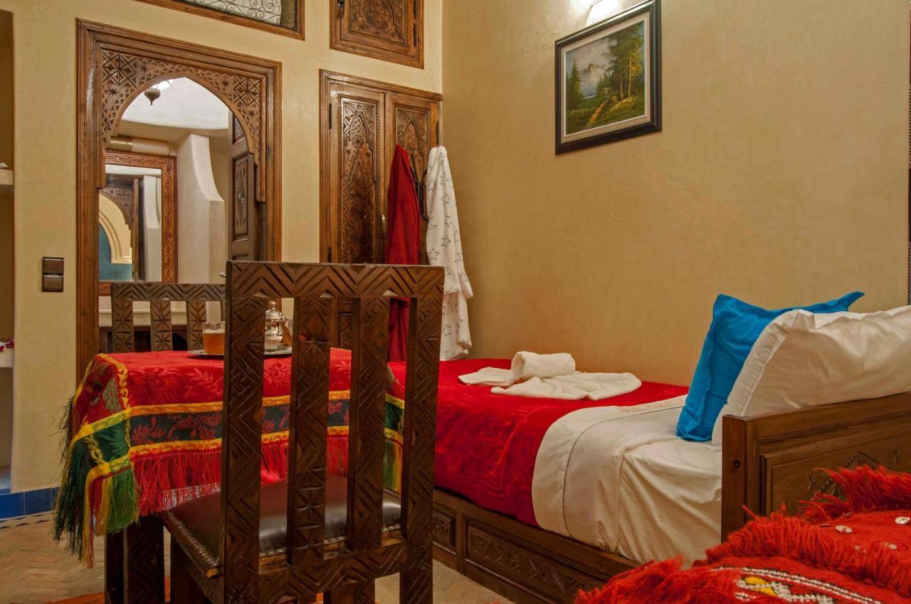 Riad Merzouga Marrakesh Exterior photo A guest room at the hotel