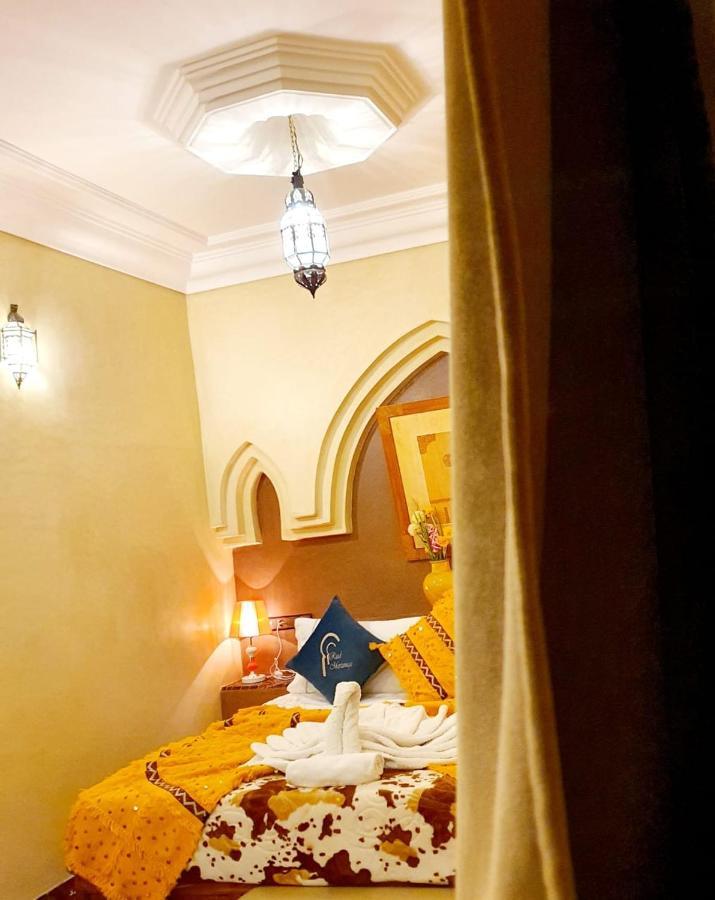 Riad Merzouga Marrakesh Exterior photo A room at the hotel